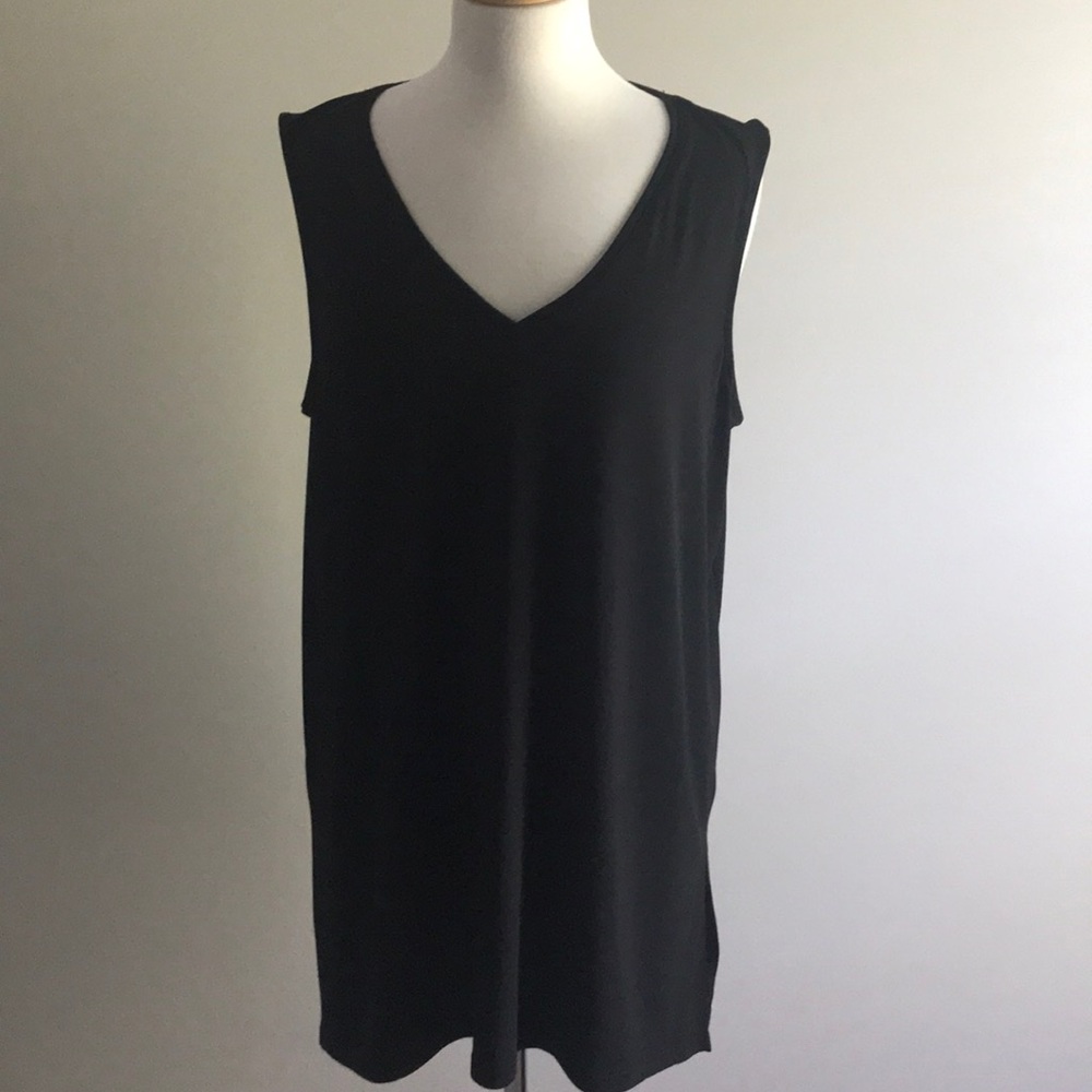 Alfani woman black sleeveless loose top